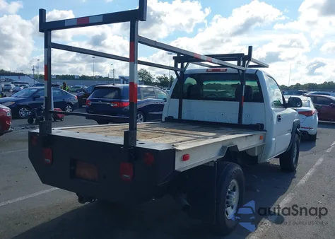 2004 Chevrolet Silverado Work Truck z USA, uszkodzony, nr VIN 1GCHK24U74E231542